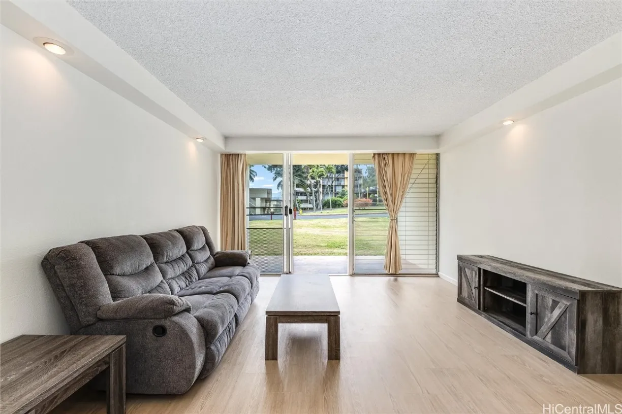 Hawaii Real Estate | View 95-2047 Waikalani Place, D105 | 2 Beds, 1 Bath