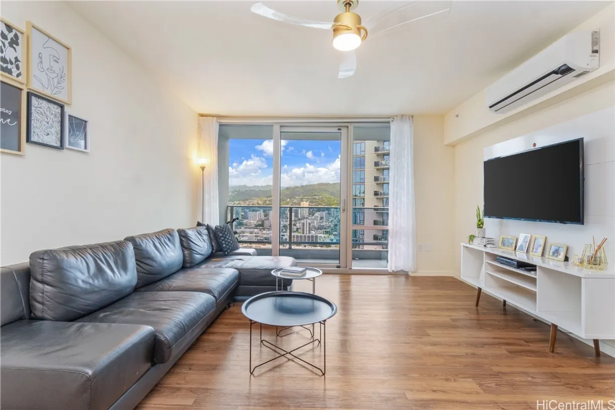 Hawaii Real Estate | View 1391 Kapiolani Boulevard, 3604 | 1 Bed, 1 Bath