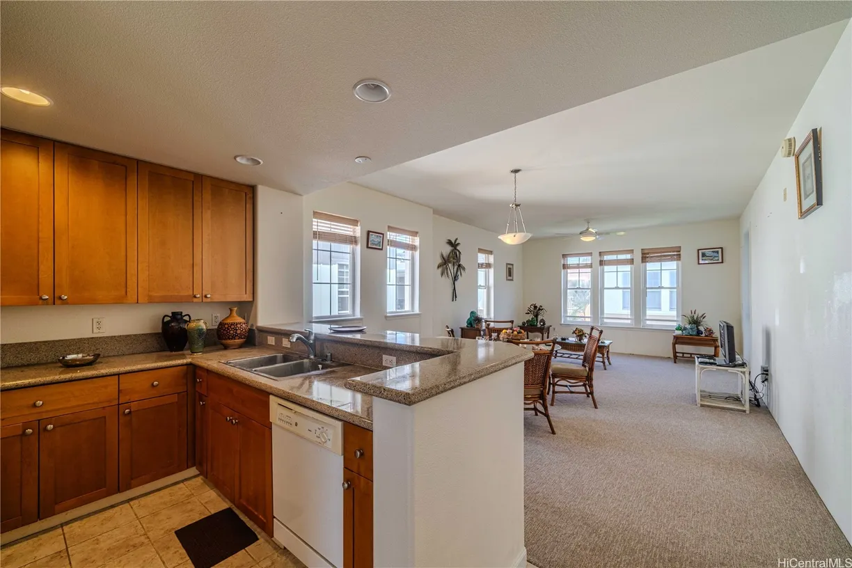 Hawaii Real Estate | View 520 Lunalilo Home Road, 7401 | 1 Bed, 1 Bath