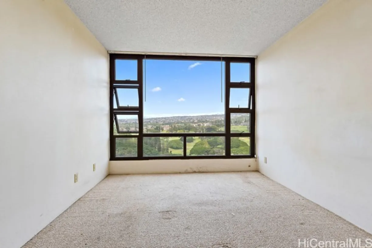 Hawaii Real Estate | View 98-402 Koauka Loop, 2111 | 1 Bed, 1 Bath