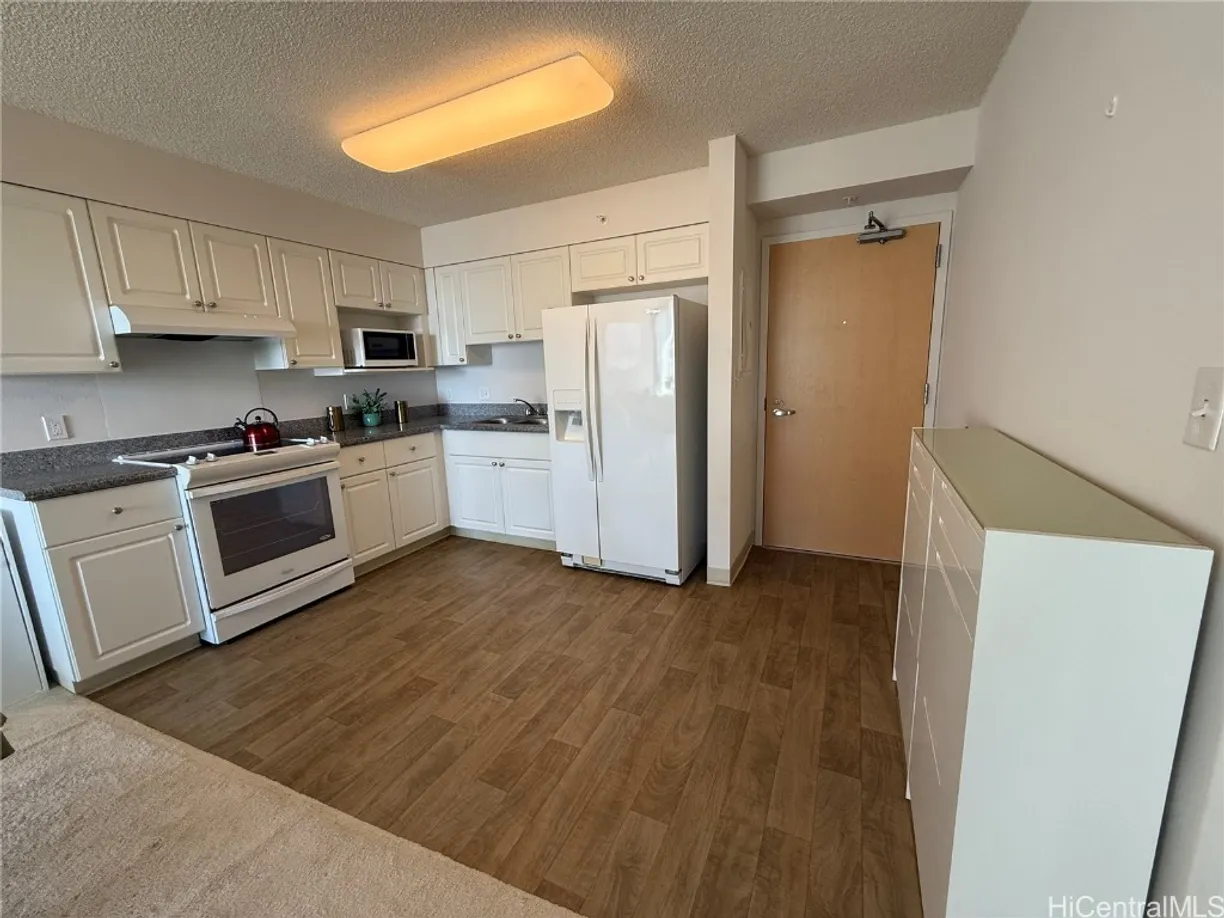 Hawaii Real Estate | View 801 South Street, 3728 | Listing
