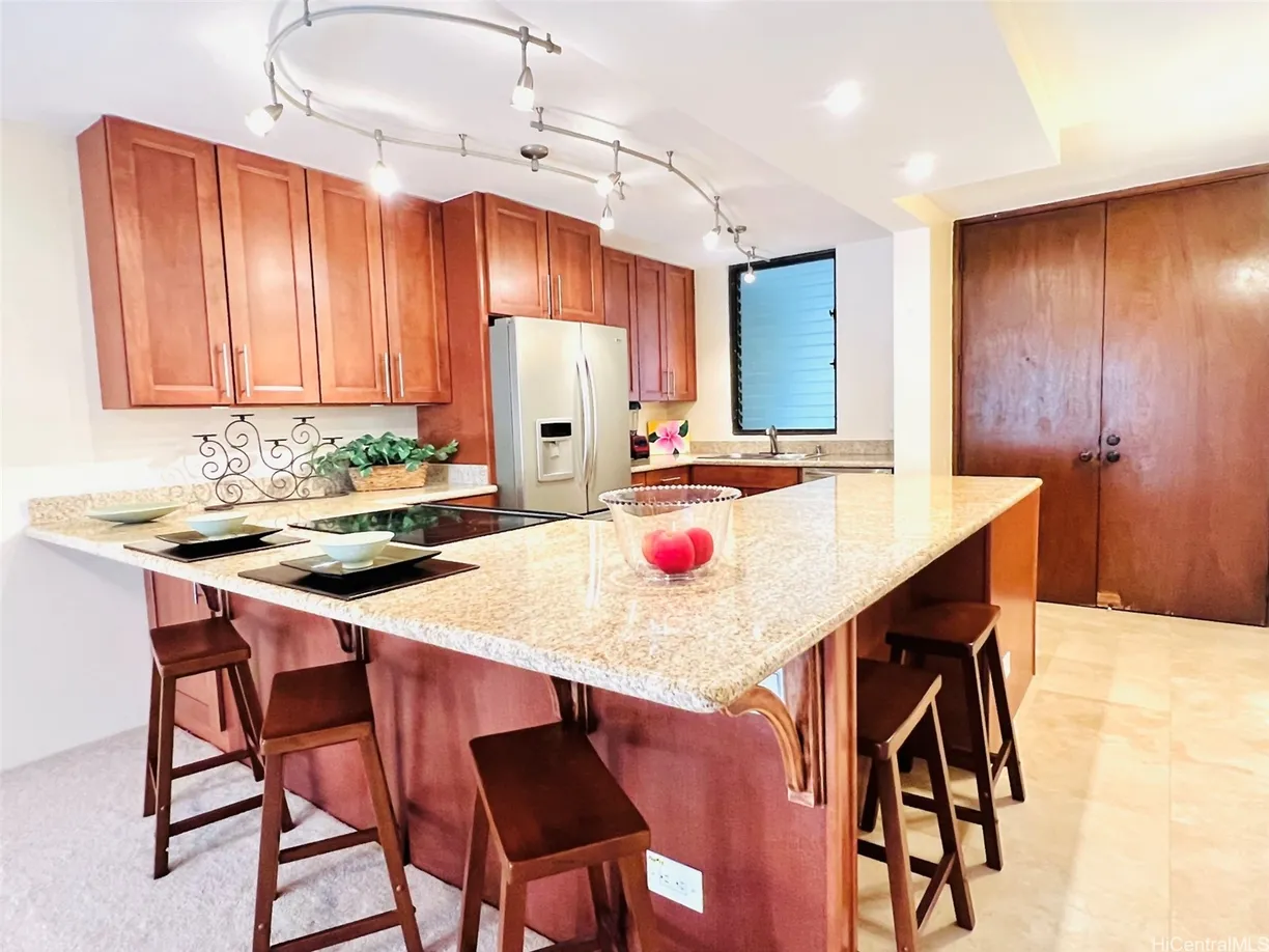Hawaii Real Estate | View 511 Hahaione Street, 5C | Listing