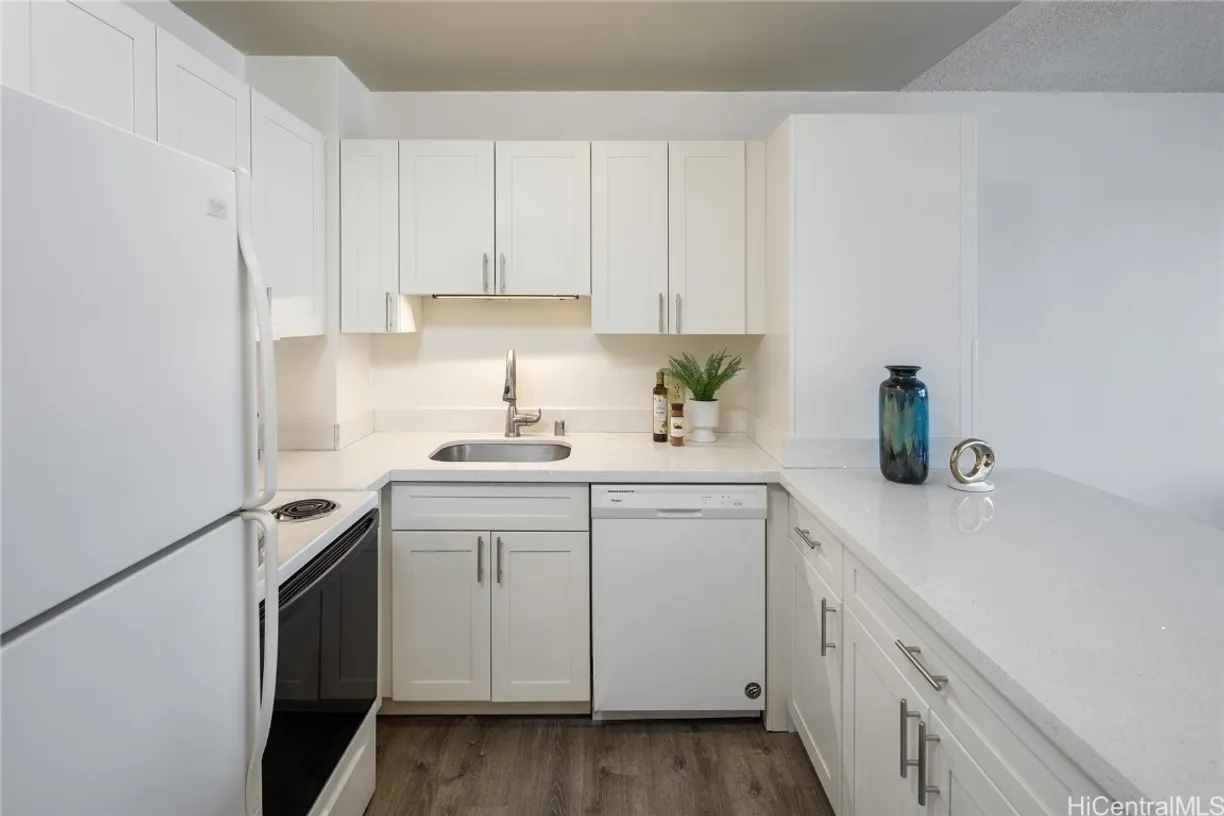 Hawaii Real Estate | View 55 S Kukui Street, D1613 | Listing