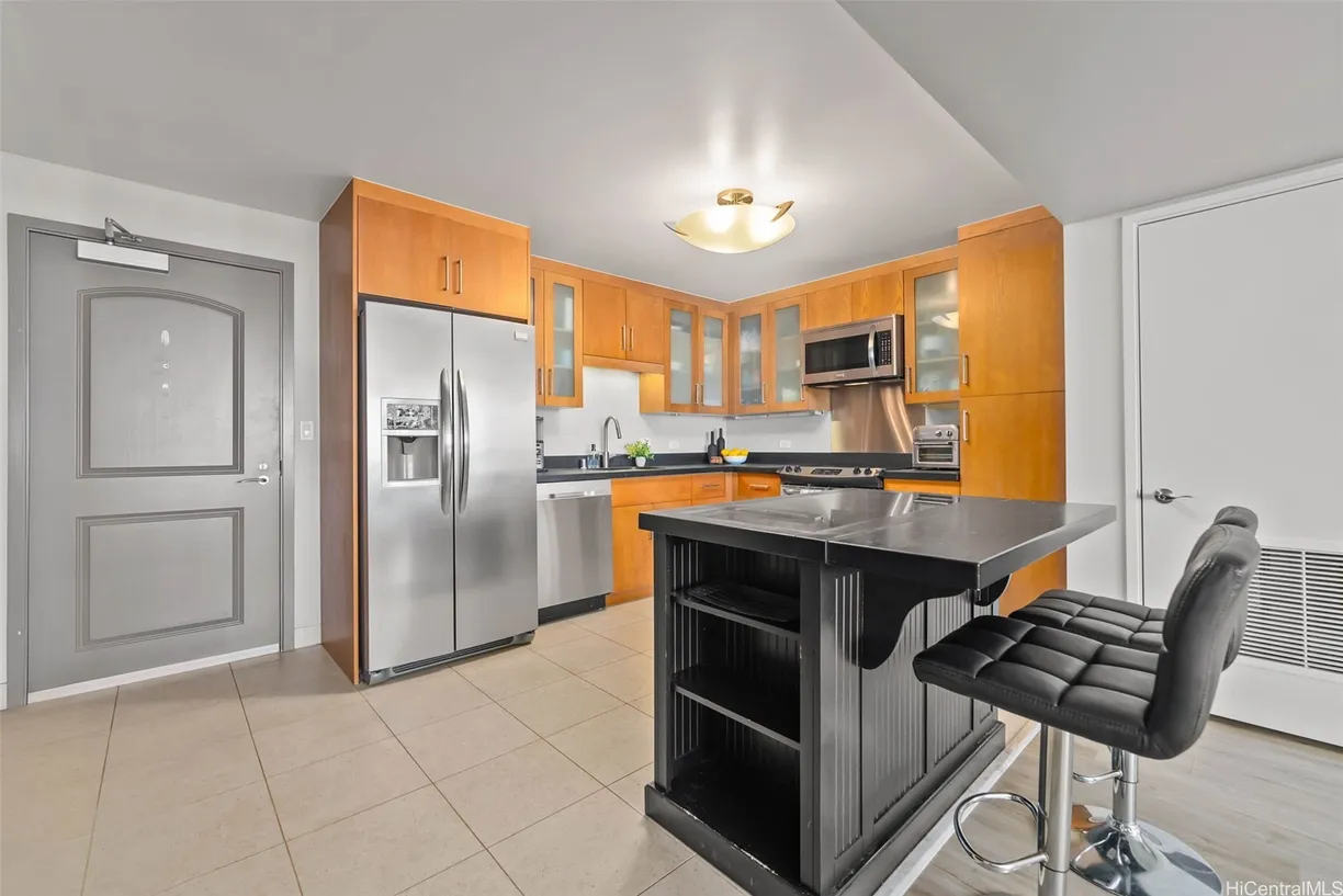 Hawaii Real Estate | View 1009 Kapiolani Boulevard, 4006 | 1 Bed, 1 Bath