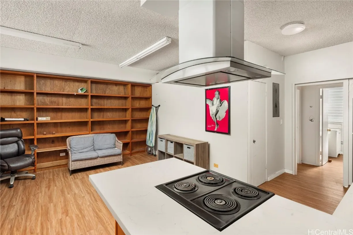 Hawaii Real Estate | View 931 University Avenue, 308 | 1 Bed, 1 Bath
