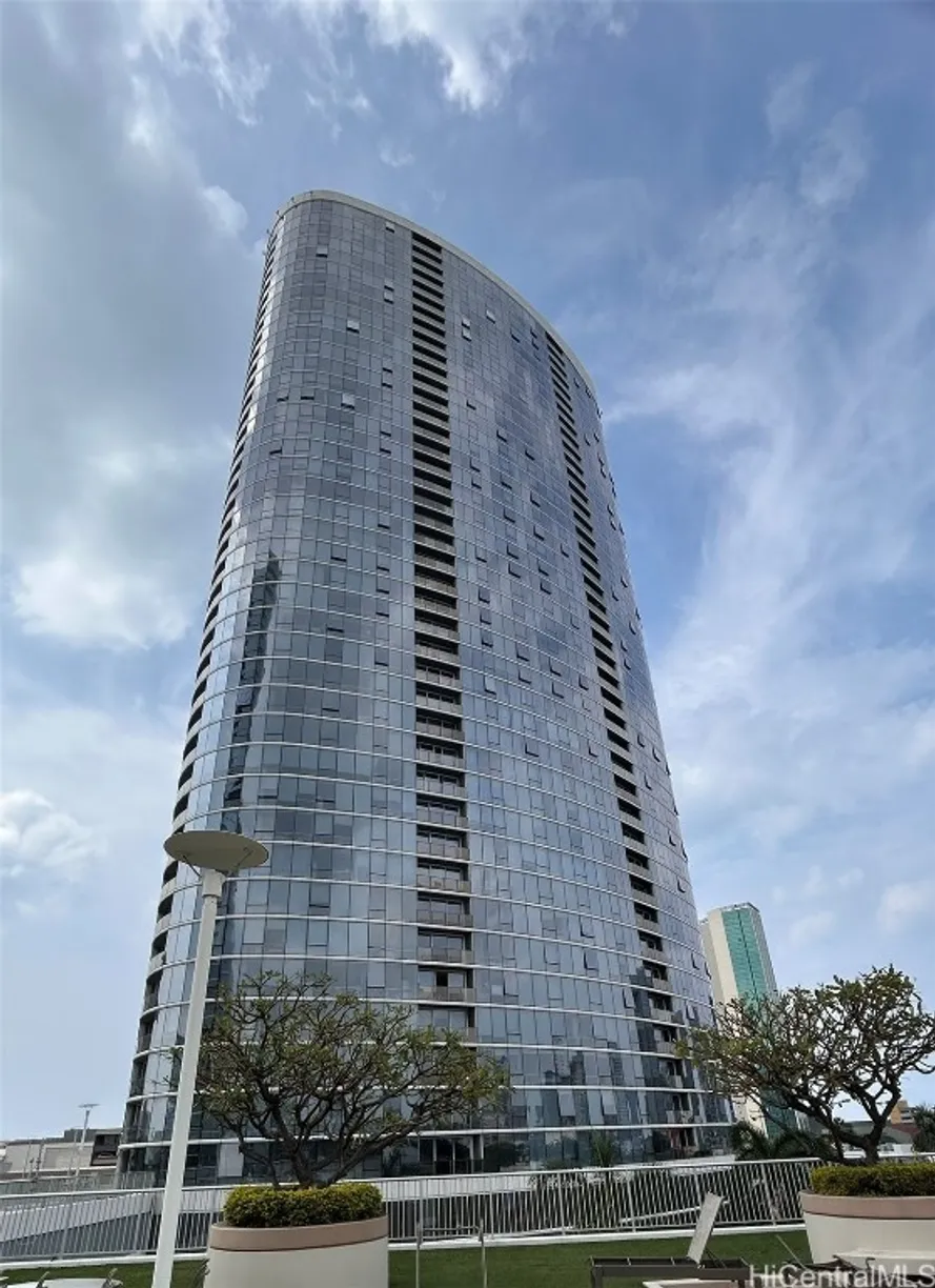 Hawaii Real Estate | View 1288 Kapiolani Boulevard, I1605 | 2 Beds, 2 Baths