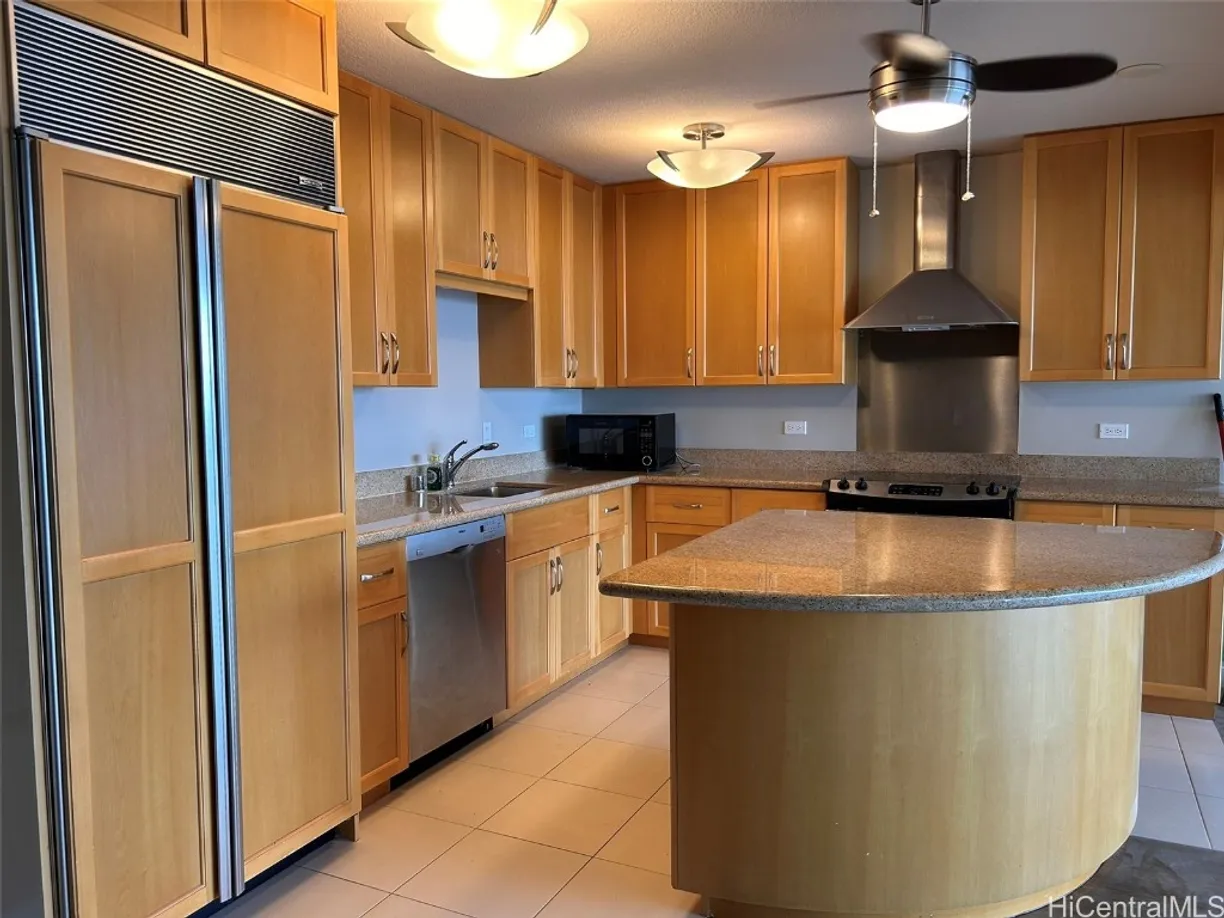 Hawaii Real Estate | View 1288 Kapiolani Boulevard, I1605 | Listing