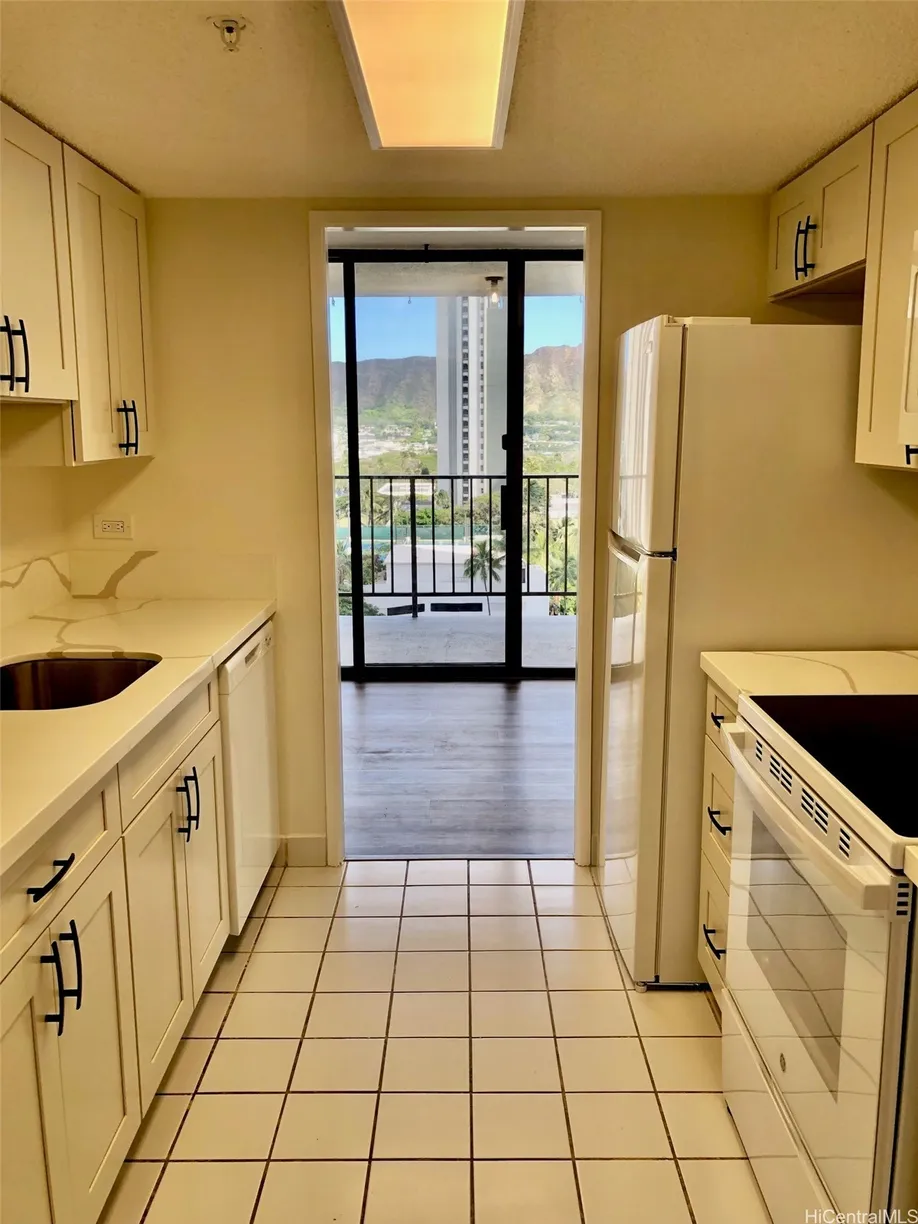 Hawaii Real Estate | View 250 Ohua Avenue, 12G | Listing