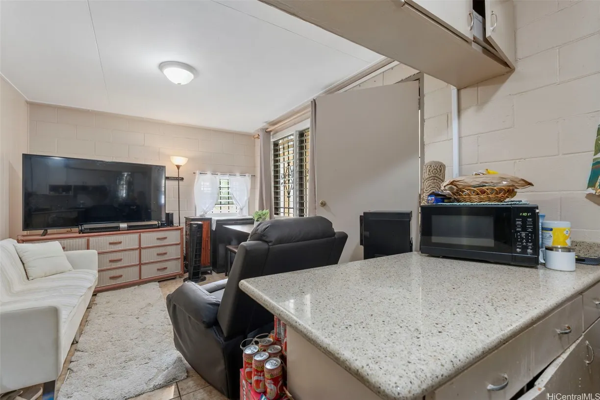 Hawaii Real Estate | View 2765 Kapiolani Boulevard, 107 | 1 Bed, 1 Bath