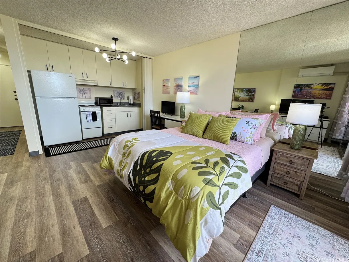Hawaii Real Estate | View 2345 Ala Wai Boulevard, 2415 | 1 Bath
