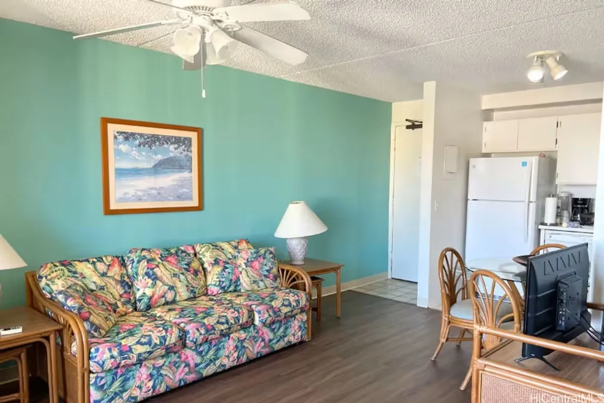 Hawaii Real Estate | View 2240 Kuhio Avenue, 2802 | 1 Bed, 1 Bath