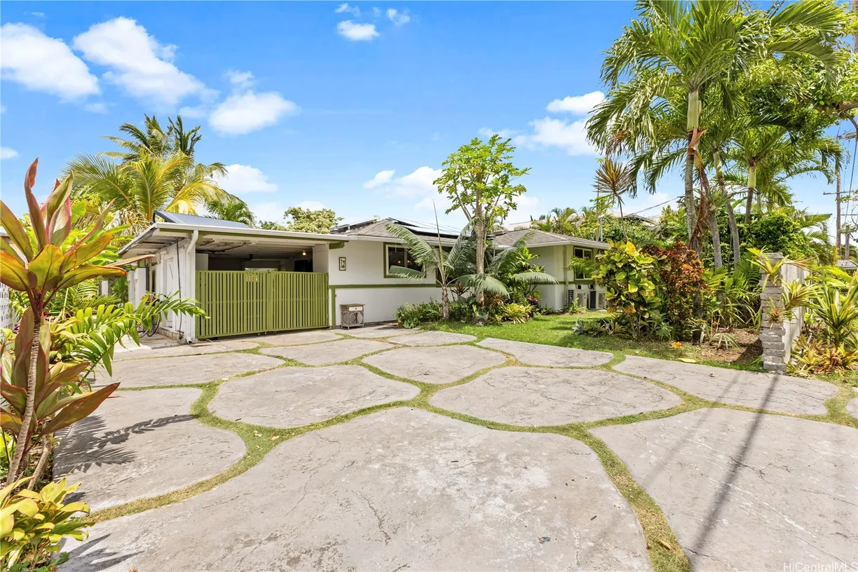 Hawaii Real Estate | View 918 Oneawa Street | 4 Beds, 2 Baths
