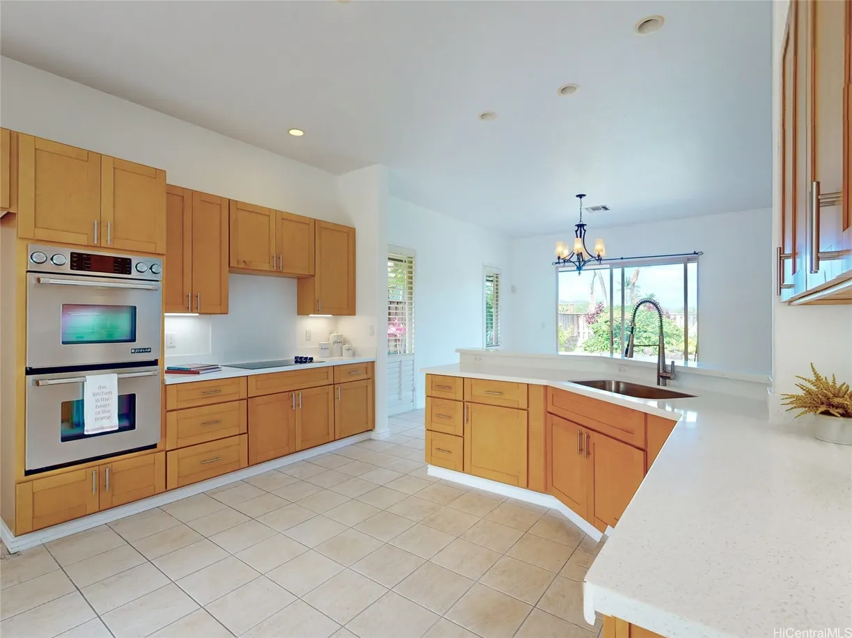Hawaii Real Estate | View 1053 Koko Kai Place | 3 Beds, 2 Baths