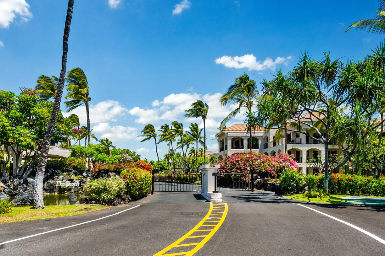Hawaii Real Estate | View 69-1035 KEANA PL, 107 | 1 Bed, 1 Bath