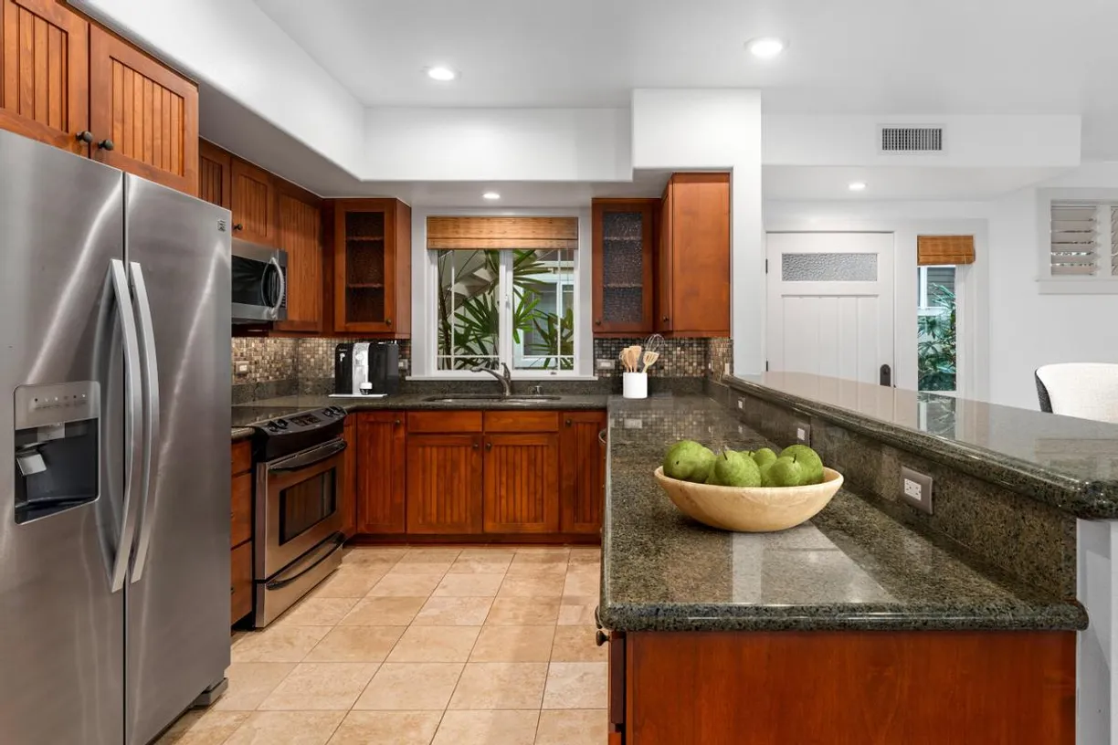 Hawaii Real Estate | View 75-6025 ALII DR, L102 | 3 Beds, 2 Baths
