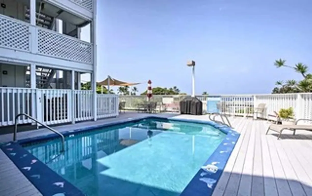 Hawaii Real Estate | View 75-5680 KUAKINI HIGHWAY, 303 | Listing