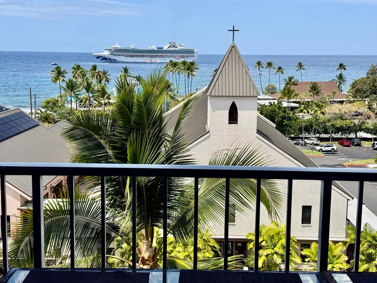 Hawaii Real Estate | View 75-5766 KUAKINI HIGHWAY, 704 | 2 Beds, 2 Baths