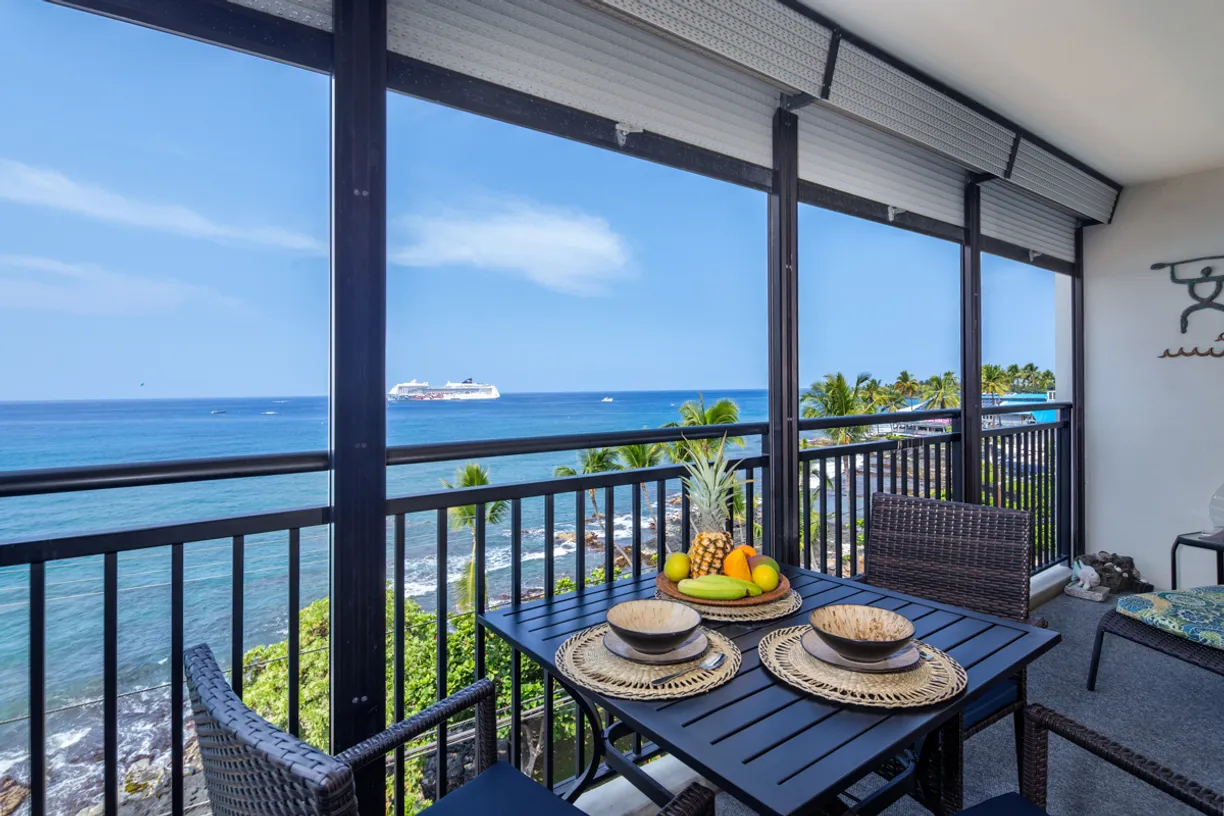 Hawaii Real Estate | View 75-5782 KUAKINI HIGHWAY, 504 | 1 Bed, 2 Baths