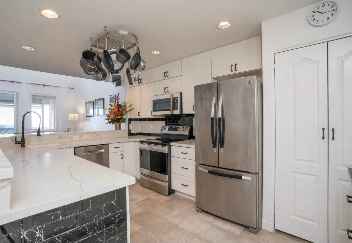 Hawaii Real Estate | View 75-6060 KUAKINI HWY, H23 | Listing