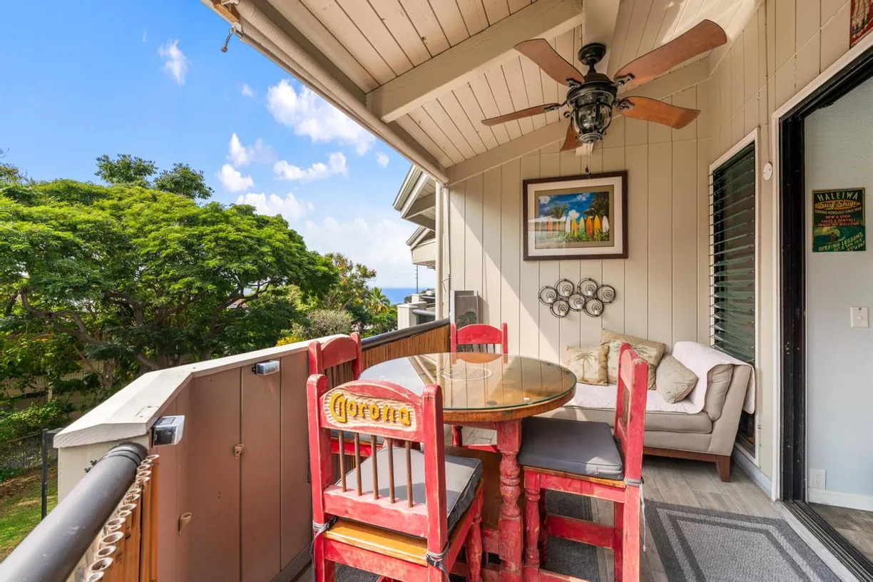 Hawaii Real Estate | View 75-5669 KUAKINI  HIGHWAY, 2306 | 2 Beds, 2 Baths