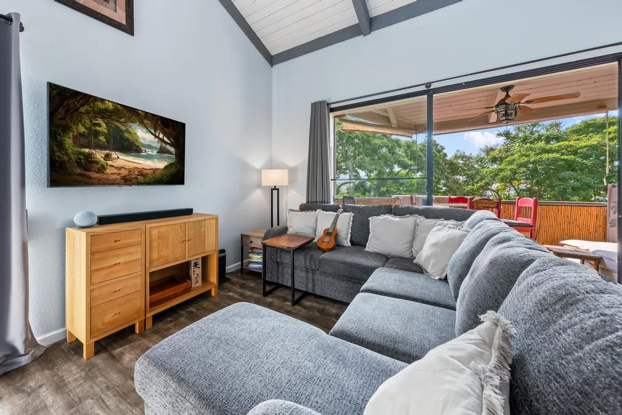 Hawaii Real Estate | View 75-5669 KUAKINI  HIGHWAY, 2306 | Listing