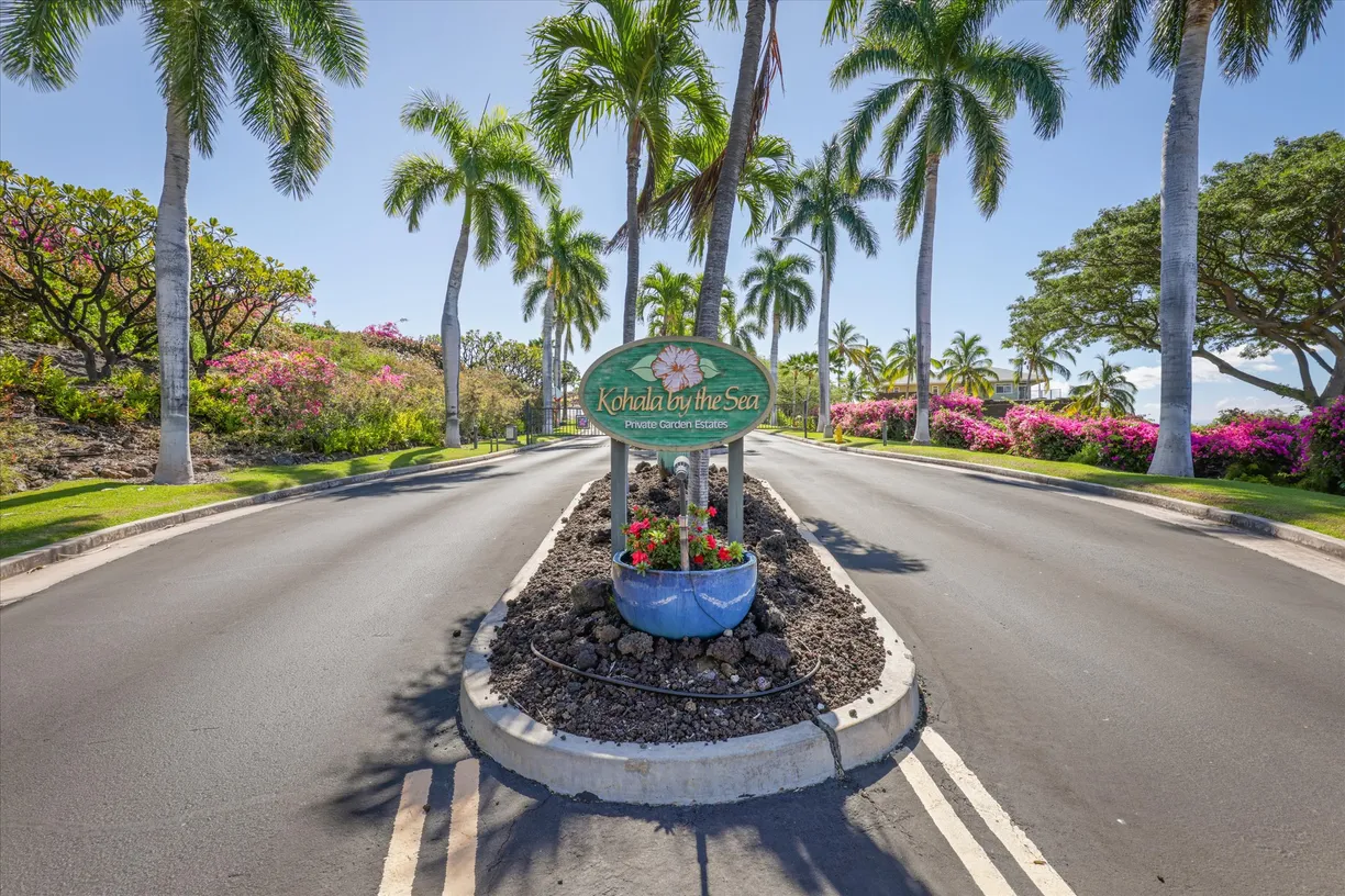 Hawaii Real Estate | View 59-102 LUMAI PL | Listing