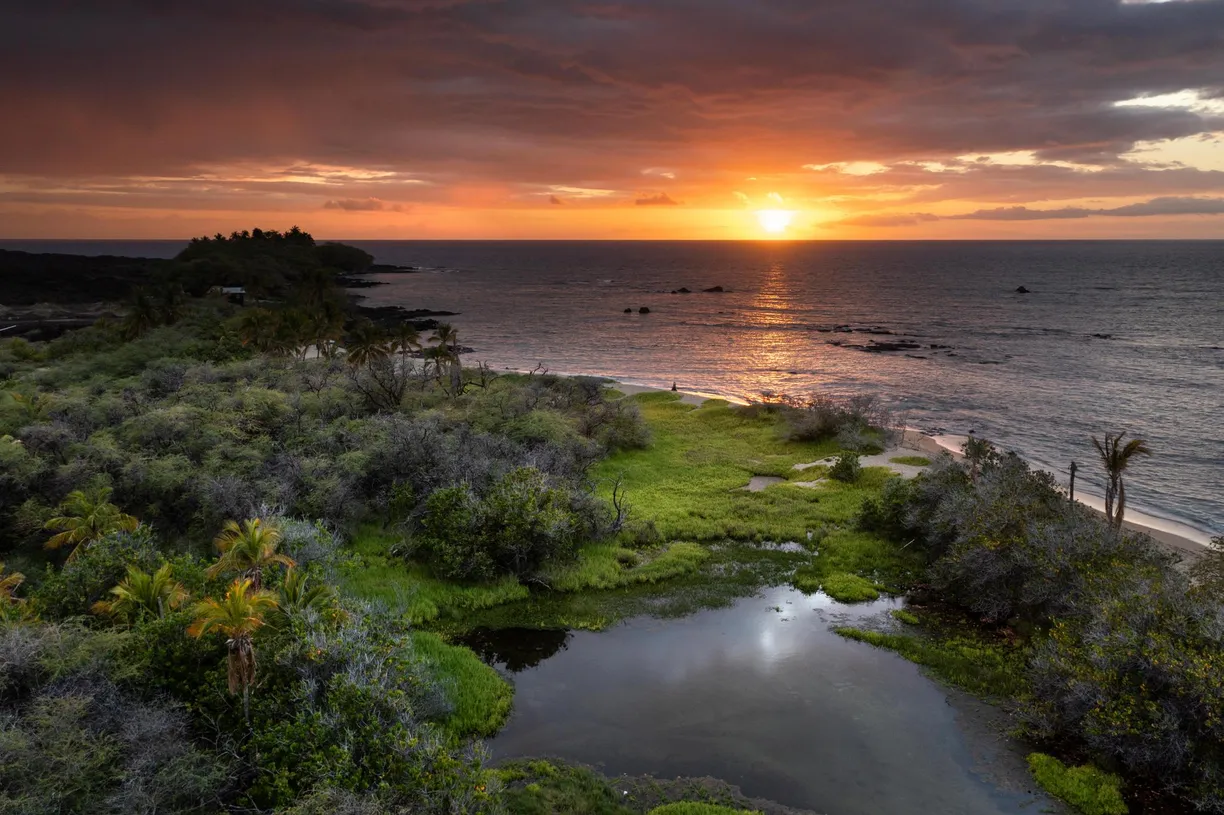 Hawaii Real Estate | View QUEEN KAAHUMANU HWY