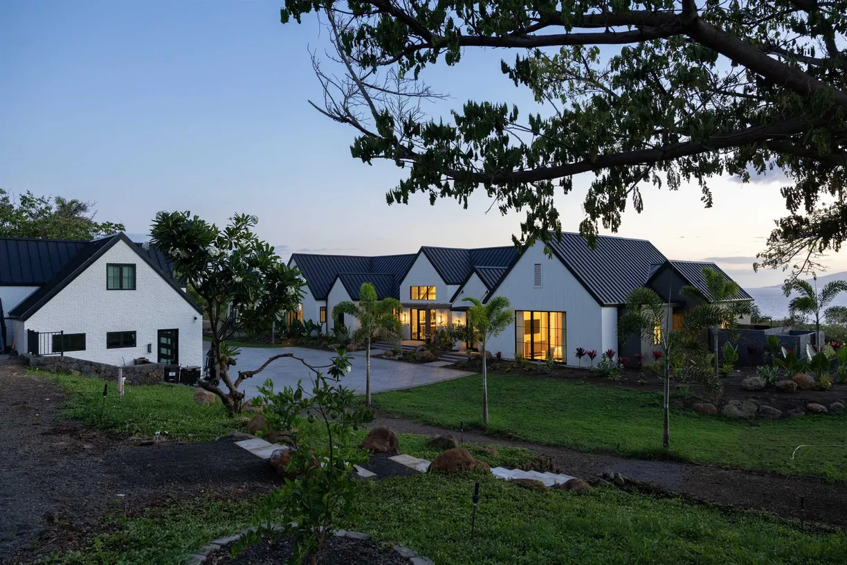 Hawaii Real Estate | View 325 Hokiokio Pl | Listing
