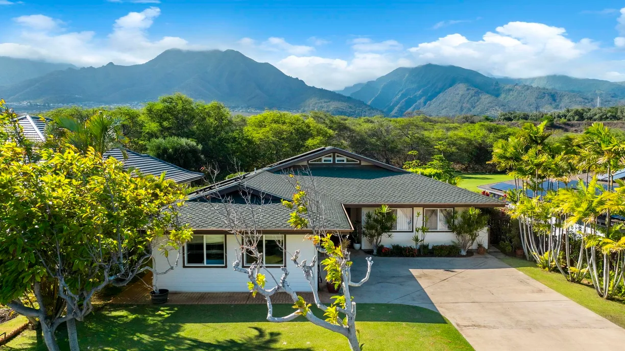 Hawaii Real Estate | View 355 Kamalei Cir | 3 Beds