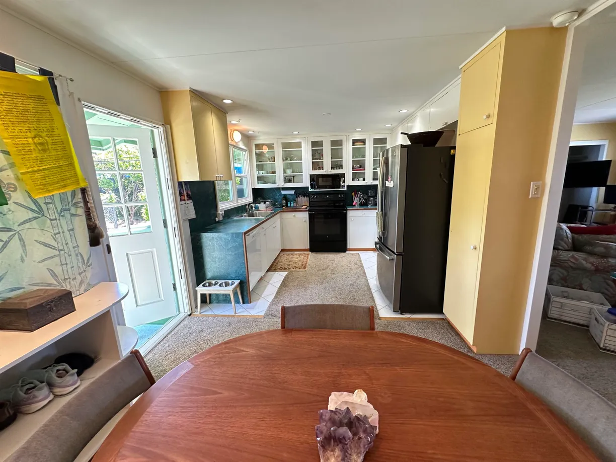Hawaii Real Estate | View 82 Upper Kimo Dr | Listing