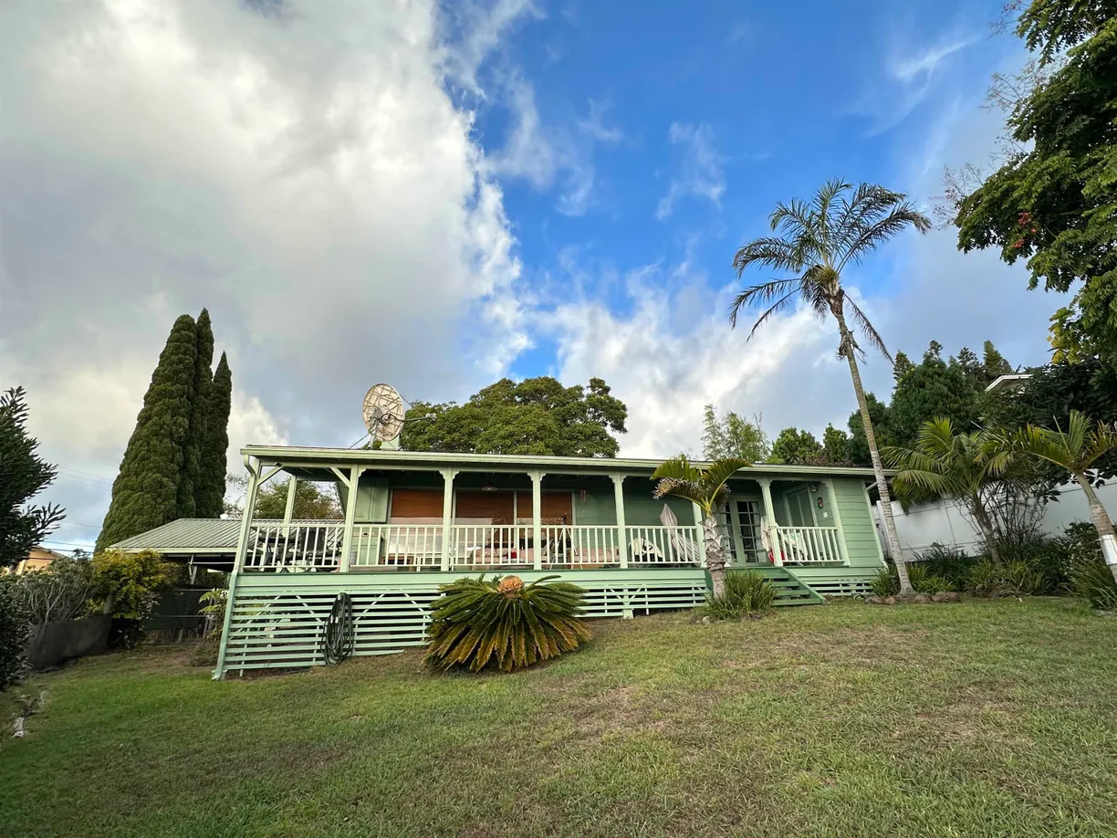 Hawaii Real Estate | View 82 Upper Kimo Dr | 2 Beds