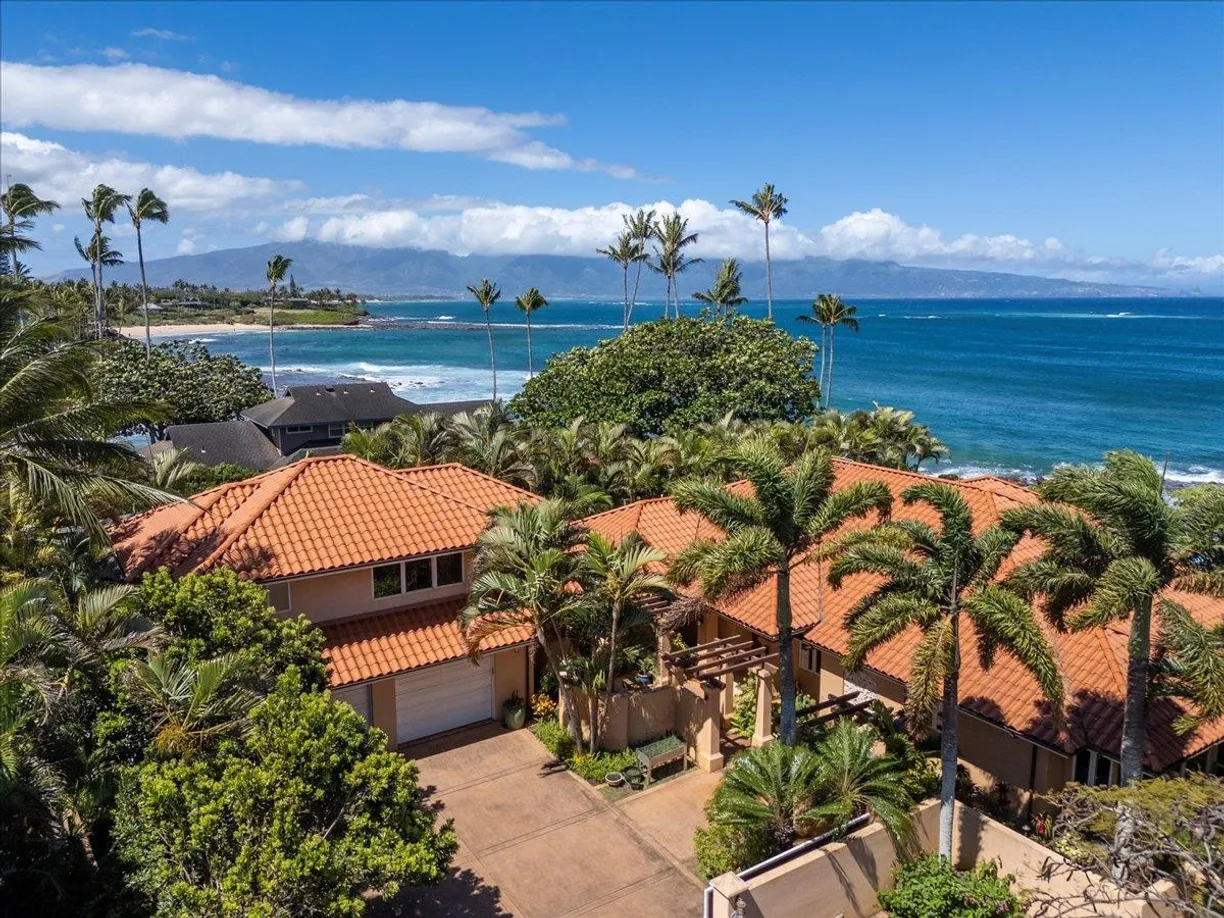Hawaii Real Estate | View 21 Kaulua Pl | 4 Beds