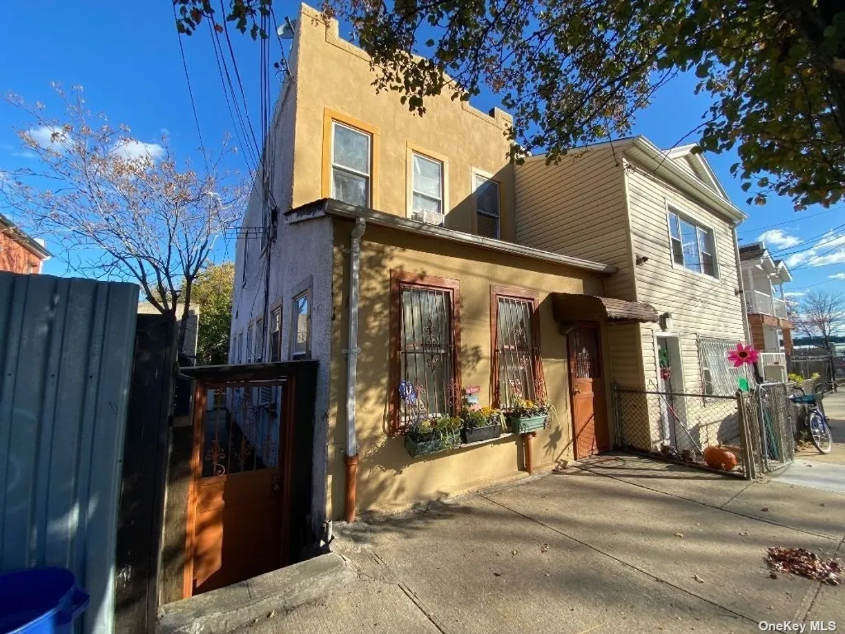 New York City Real Estate | View 1011 Hemlock Street | 5 Beds, 3 Baths