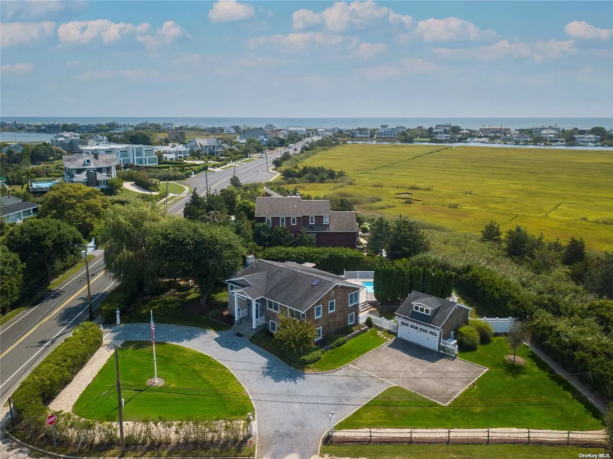 The Hamptons Real Estate | View 117 Beach Lane | Listing | View 2