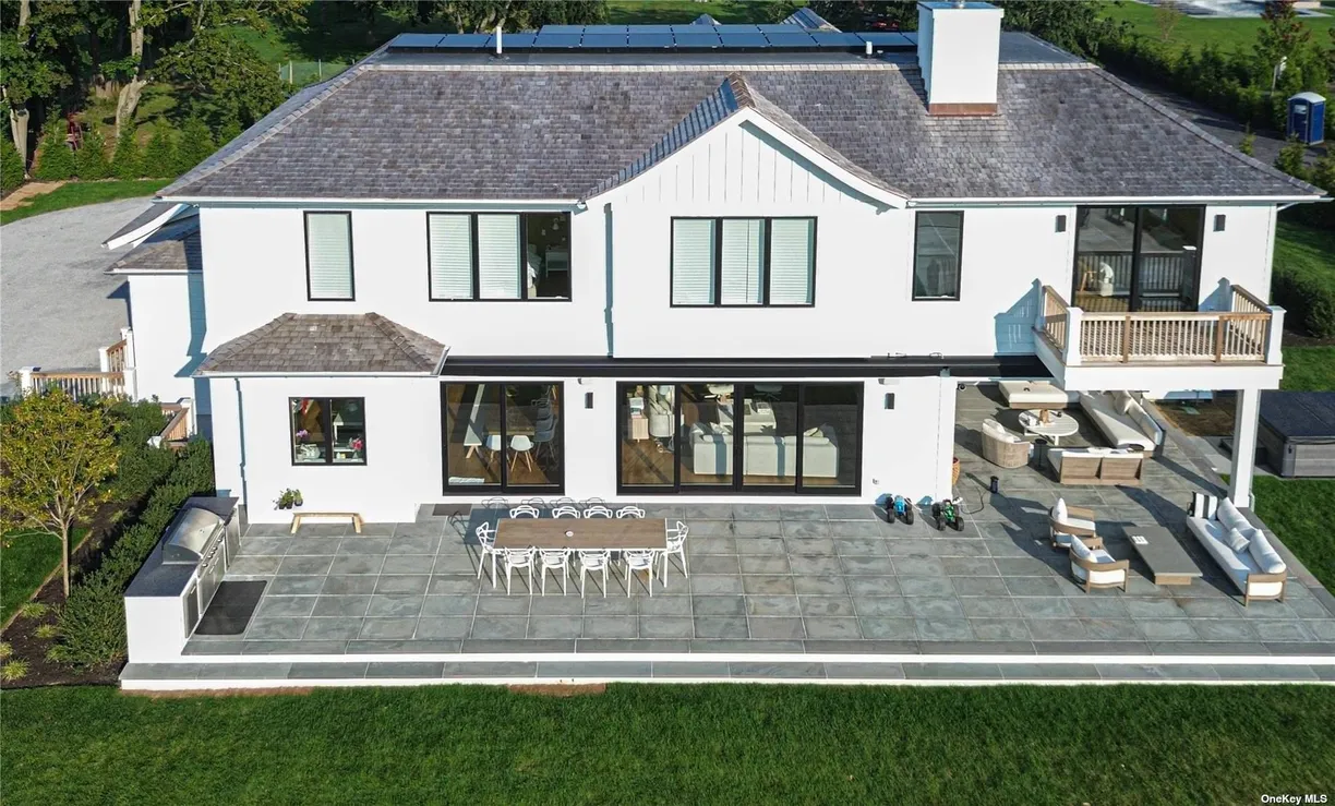 The Hamptons Real Estate | View 21 St George Pl | Listing | View 3