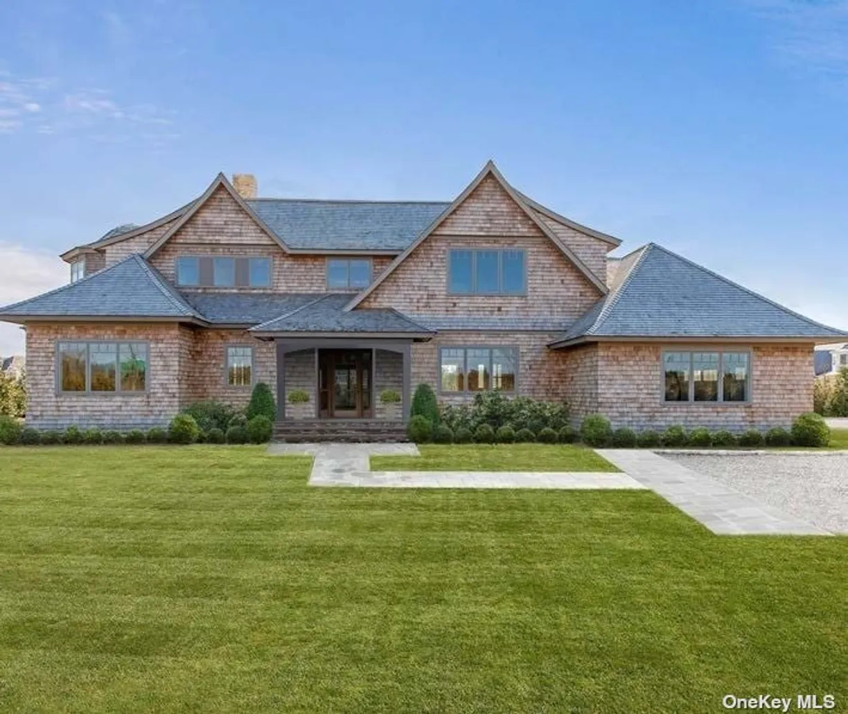 The Hamptons Real Estate | View 19 St George Pl | Listing | View 2