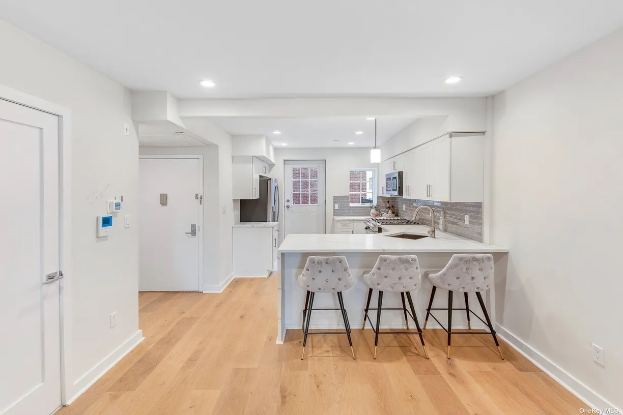 New York City Real Estate | View 31-22 29th Street, 2A | Listing | View 6