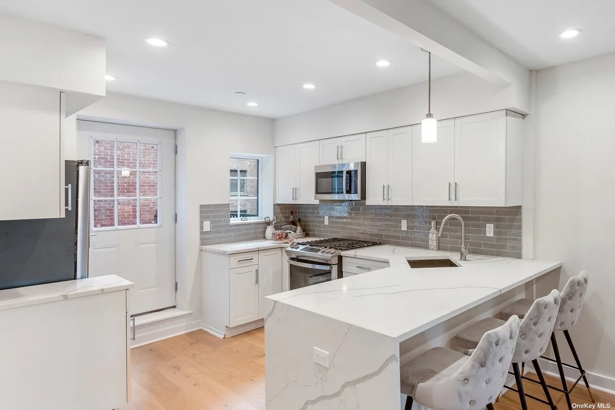 New York City Real Estate | View 31-22 29th Street, 2A | Listing | View 3