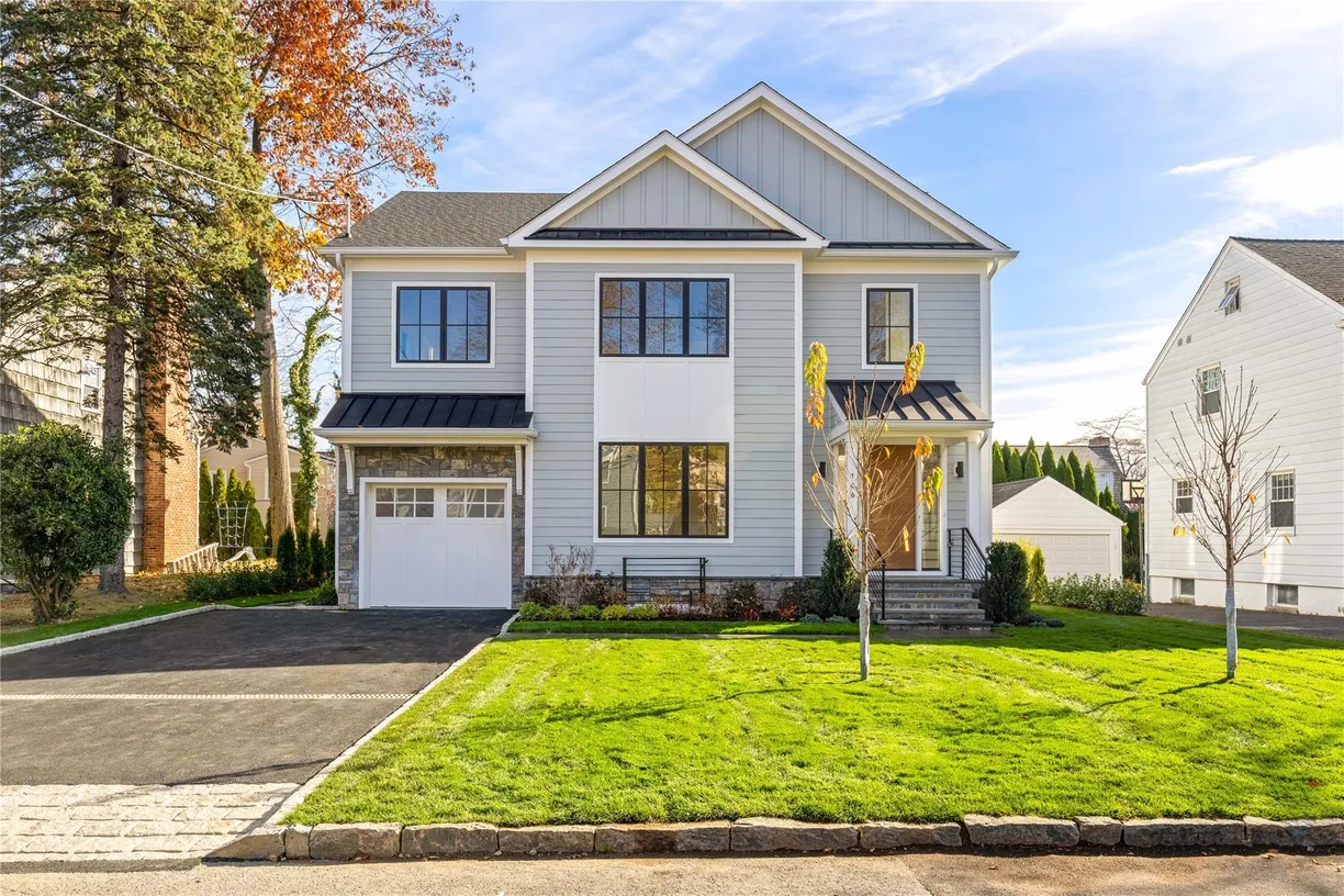 Westchester Real Estate | View 146 White Road | 5 Beds, 4 Baths