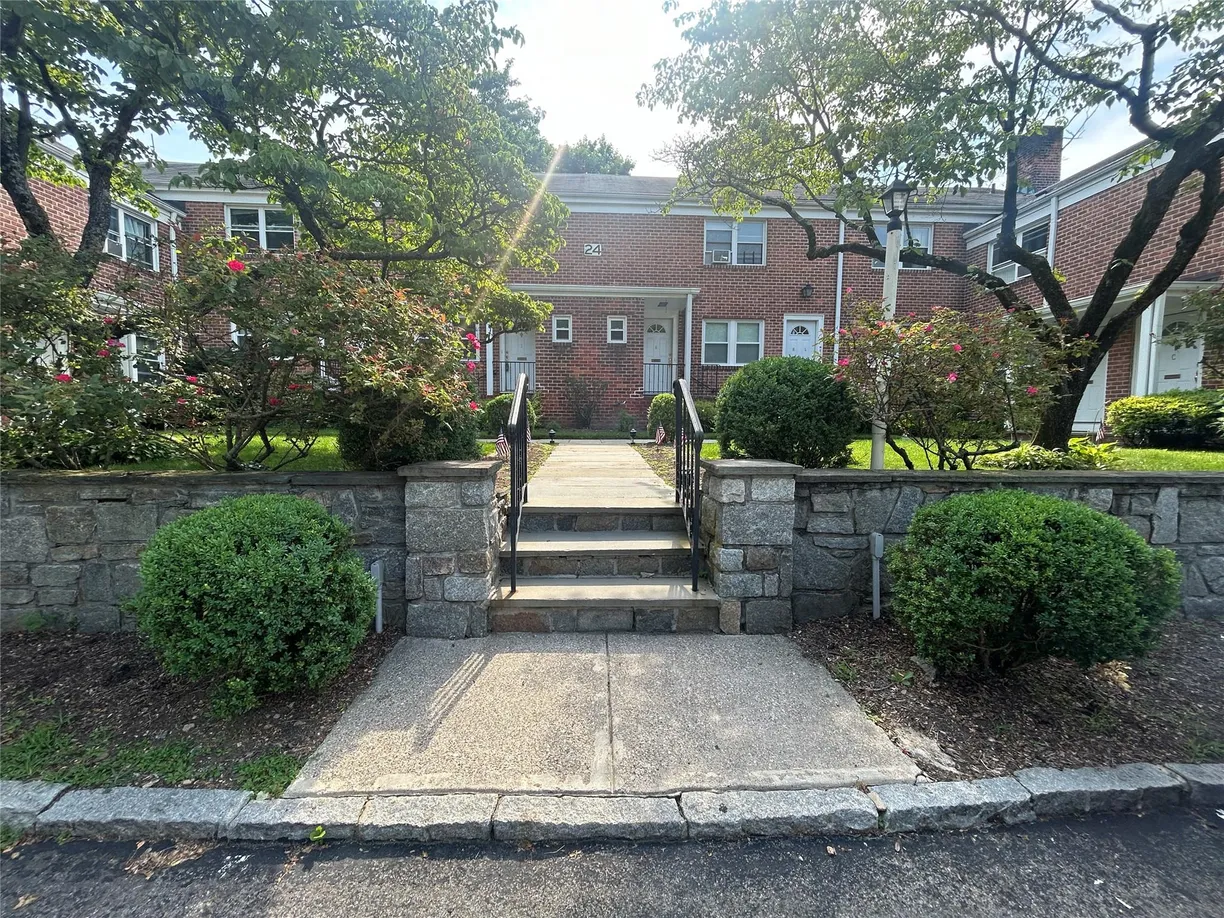 Westchester Real Estate | View 24 Wappanocca Avenue, C | Listing