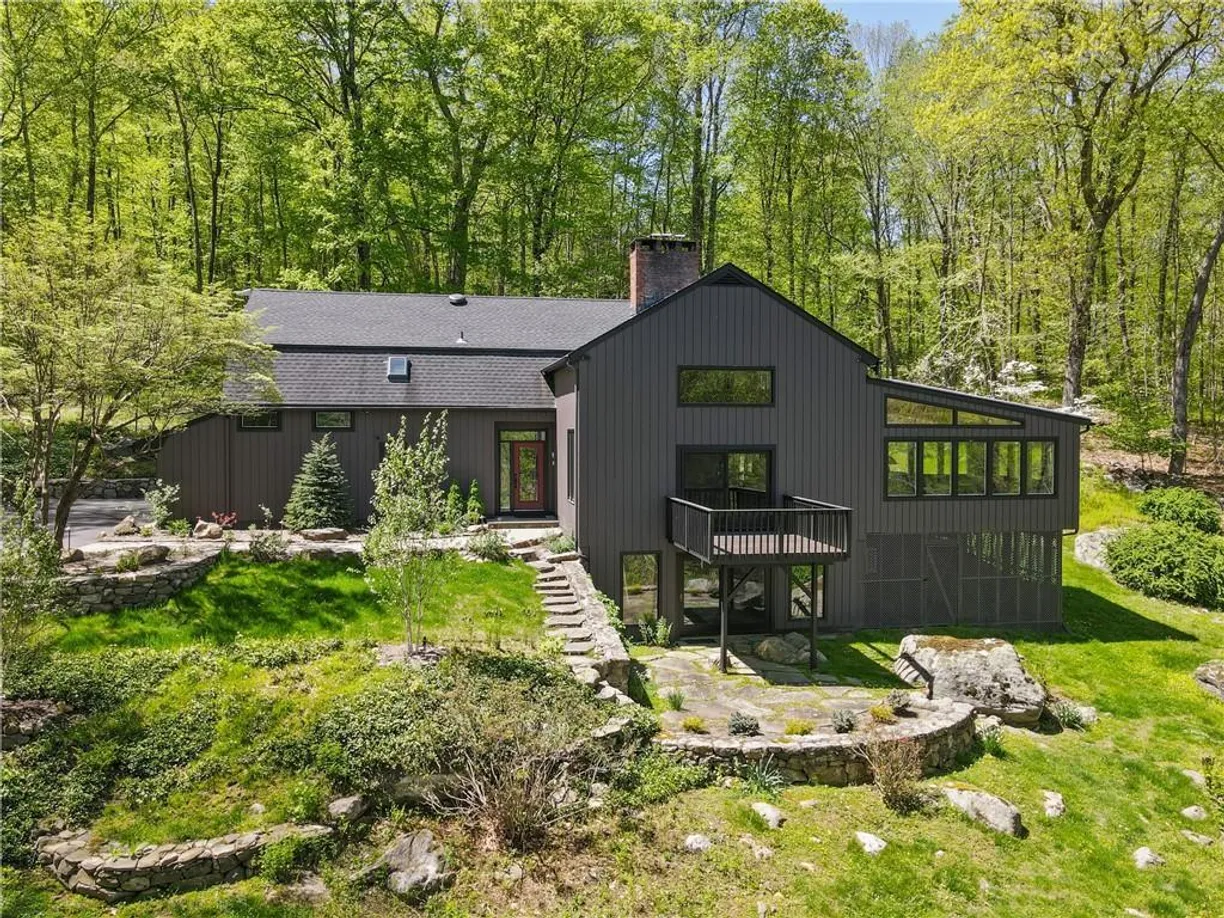 Westchester Real Estate | View 21 Beech Hill Lane | 3 Beds, 3 Baths