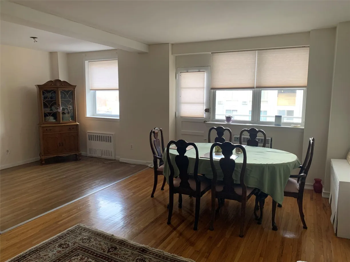Westchester Real Estate | View 377 N Broadway, 321 | Listing