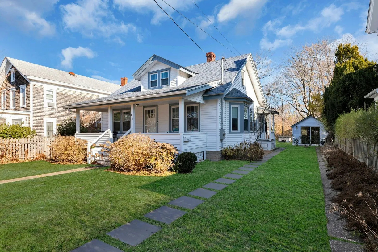 The Hamptons Real Estate | View 446 6th Street | Listing
