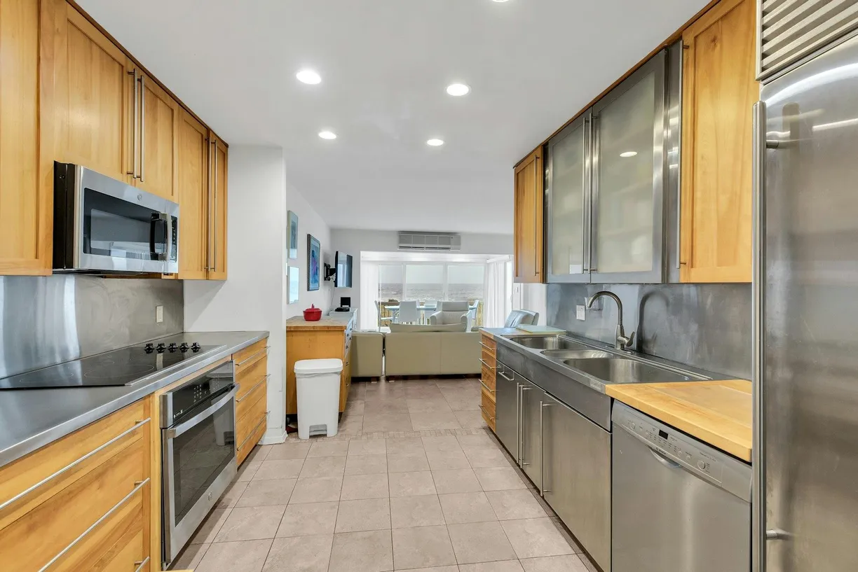 The Hamptons Real Estate | View 585 Dune Road, 37AB | Listing