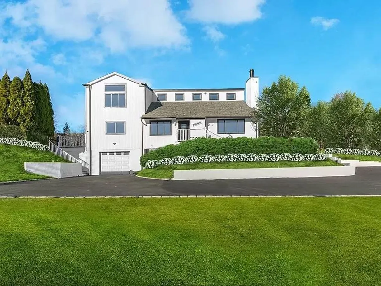The Hamptons Real Estate | View 51 cheviot | 5 Beds, 5 Baths