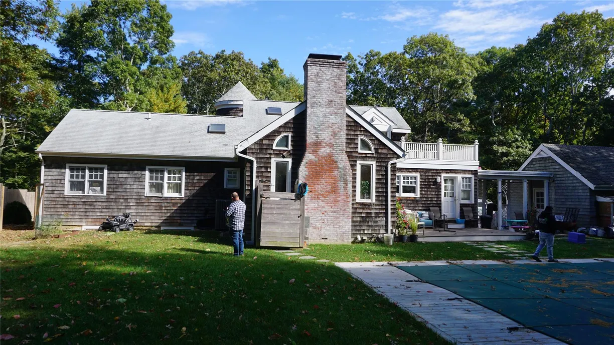 The Hamptons Real Estate | View 2 Briar Croft Drive | Listing