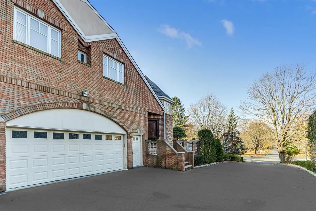 Rockland/Orange/NJ Real Estate | View 11 Jay Court | Listing