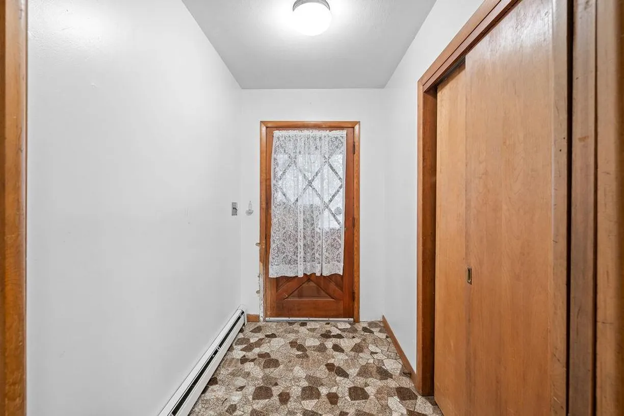 Hudson Valley Real Estate | View 945 Stoneleigh Ave | 3 Beds, 3 Baths