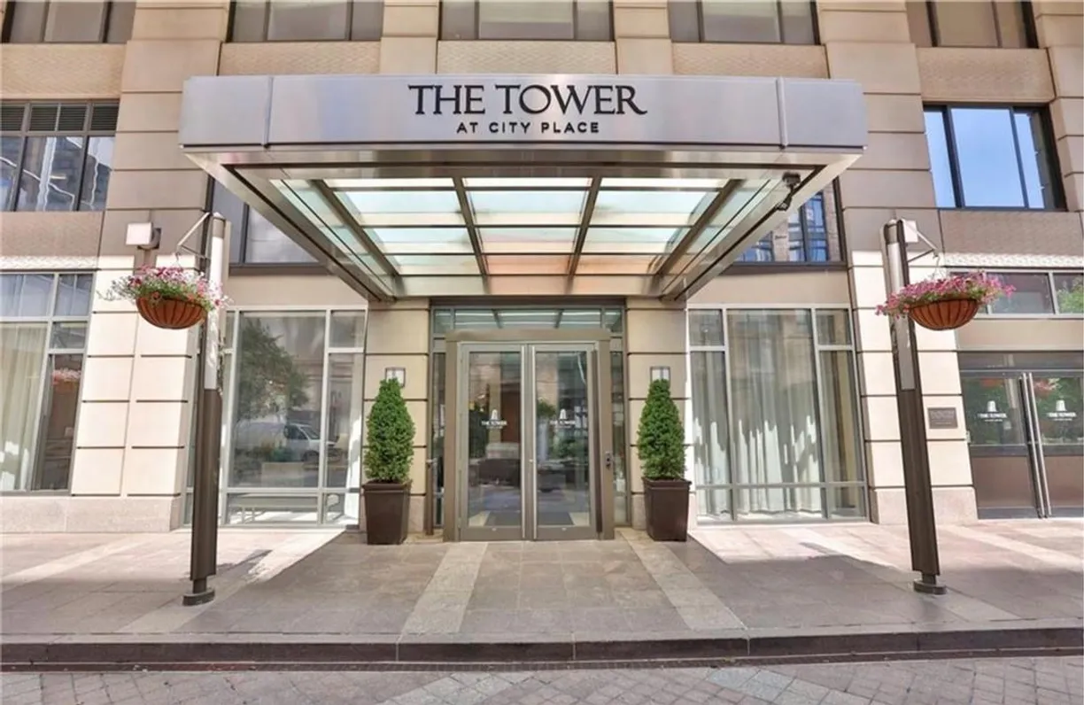 Westchester Real Estate | View 10 City Place, PH3F | 2 Beds, 2 Baths
