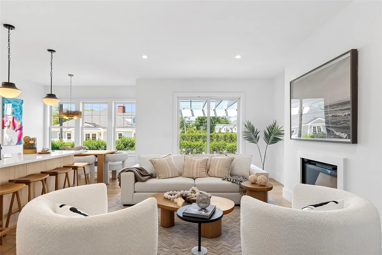 The Hamptons Real Estate | View 12 Depot, 103 (Pearl Way) | 2 Beds, 2 Baths